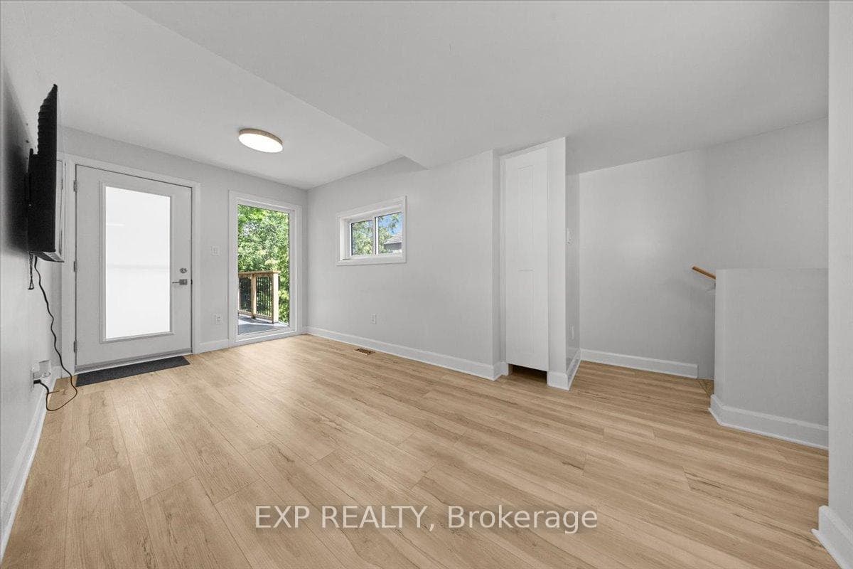 183 Britannia Road Unit 2 photo 9