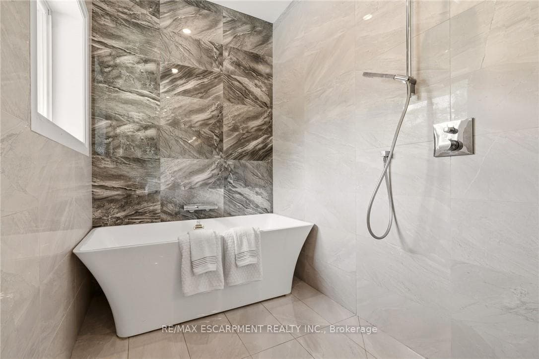 2074 Rebecca Street photo 15