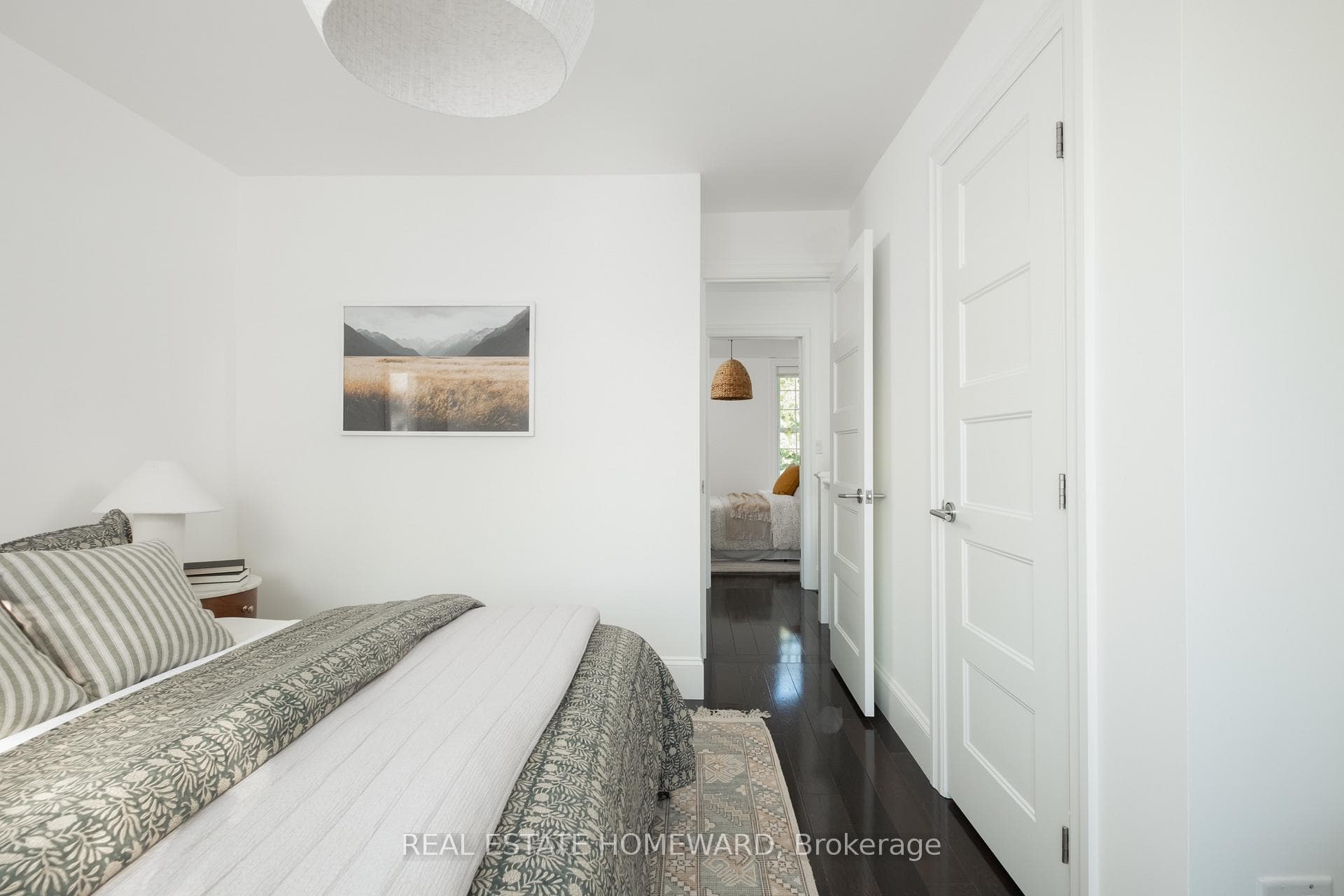 674 Sammon Avenue photo 22