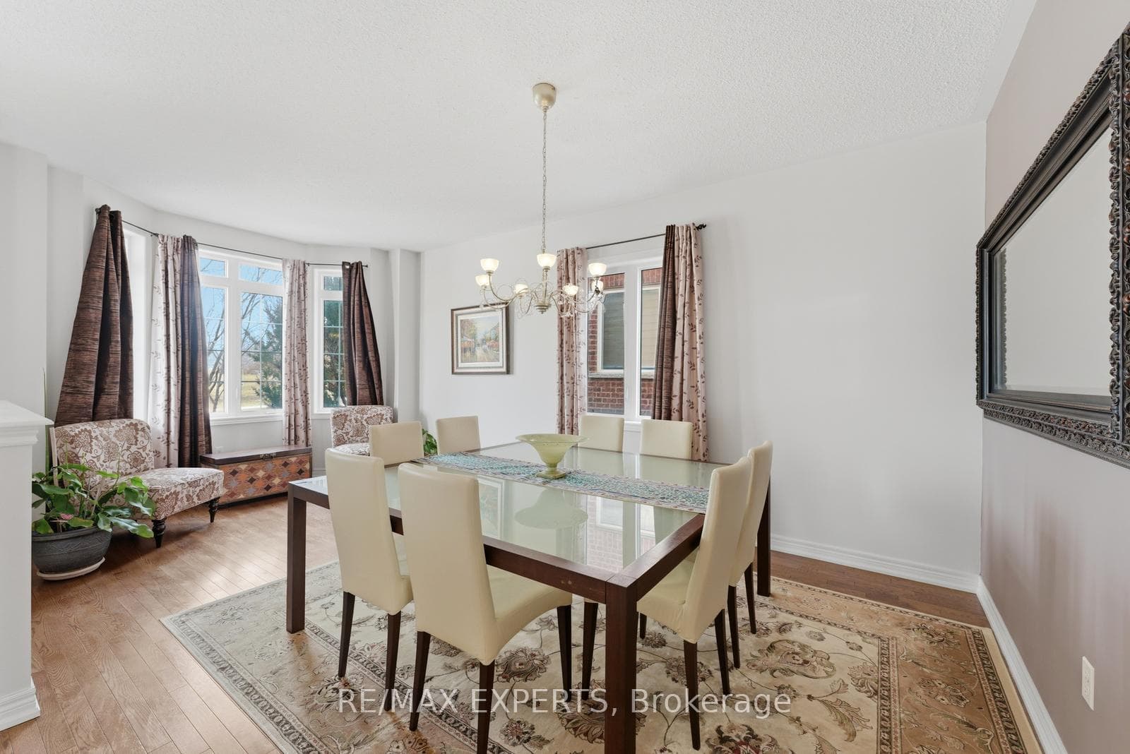847 Memorial Circle photo 6