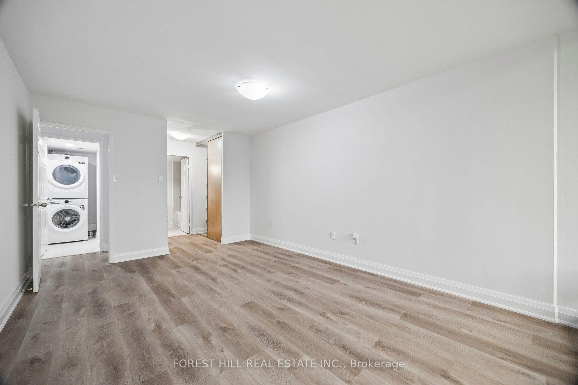 7420 Bathurst Street Unit 101 photo 11