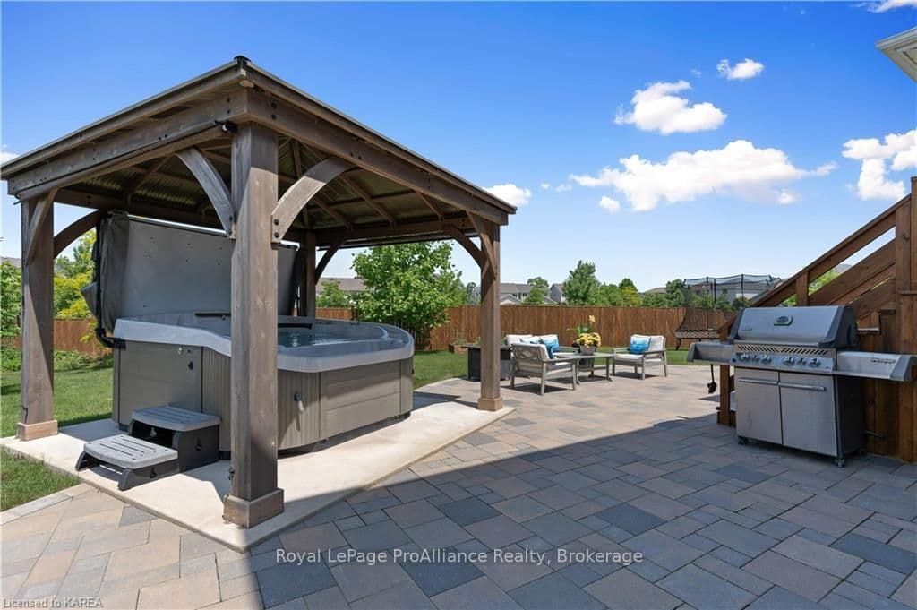 565 SAVANNAH Court photo 45