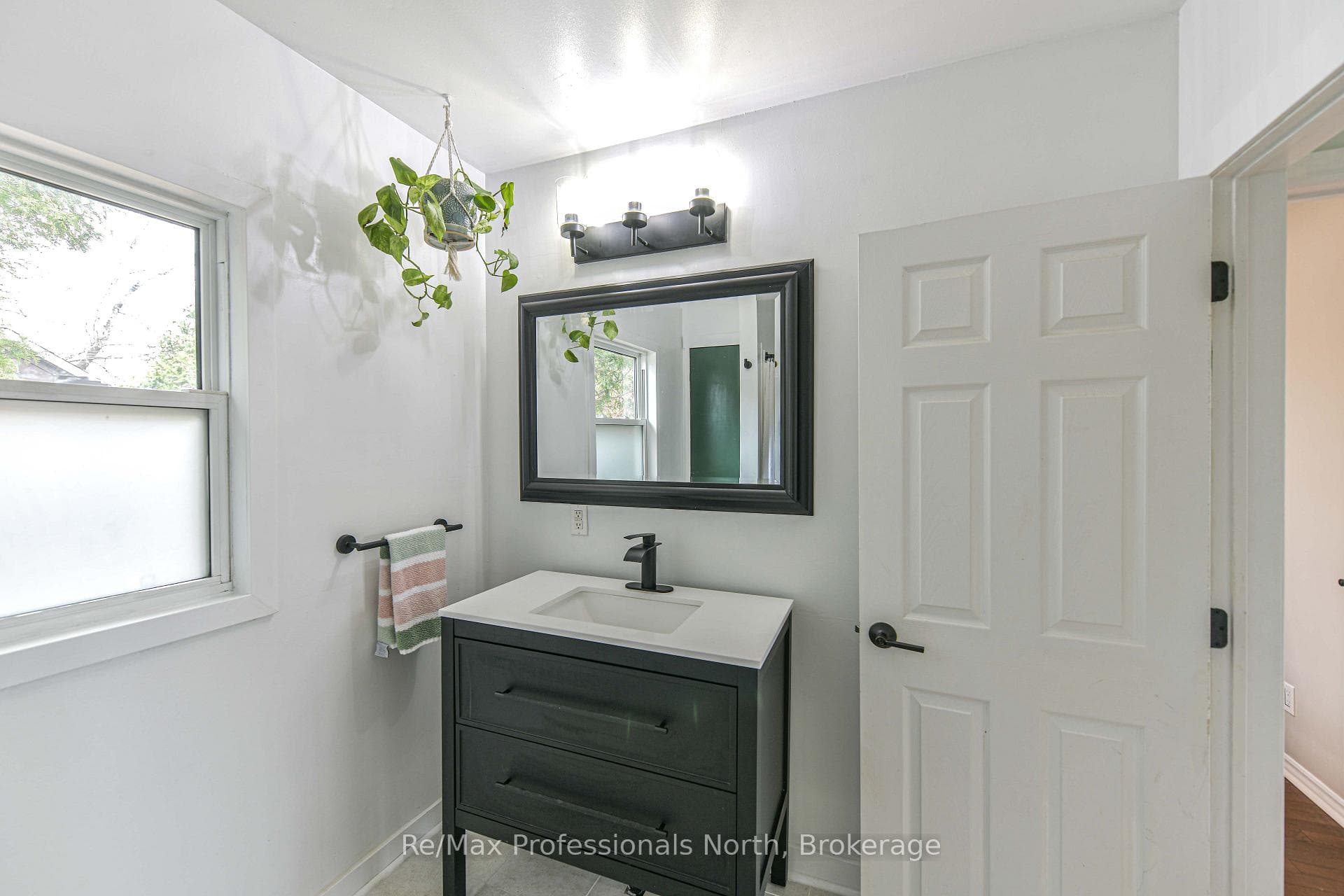 817 Eighth Avenue photo 30