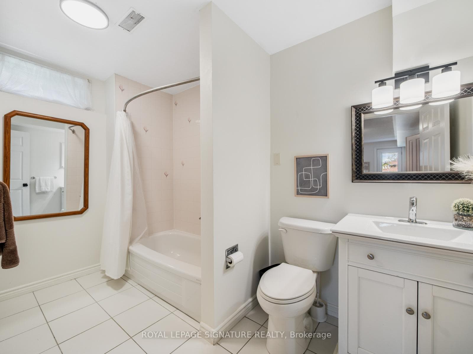 53 Blueking Crescent photo 41