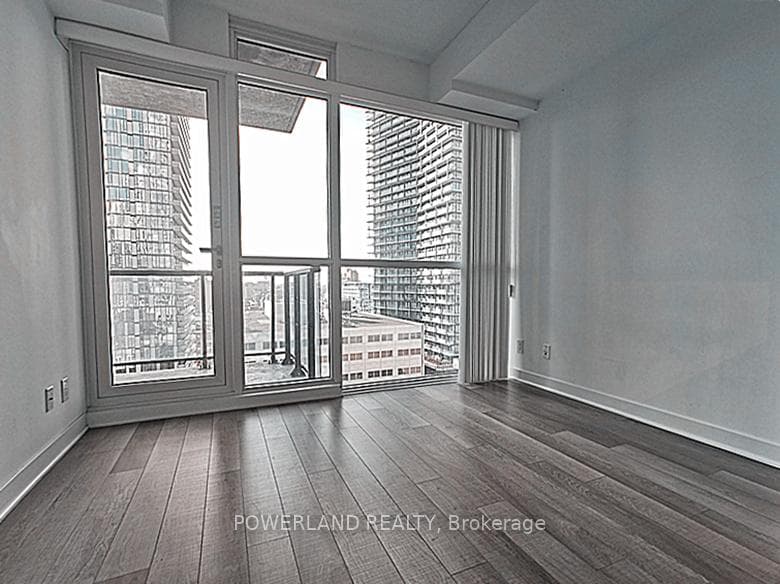 290 Adelaide Street Unit 1403 photo 5
