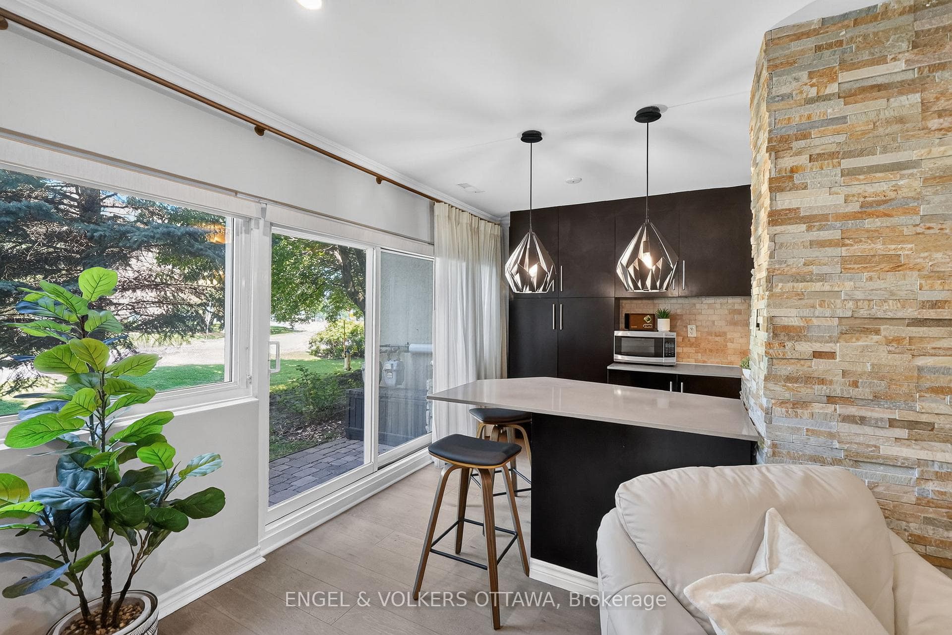 12 CORKSTOWN Road Unit 119 photo 9
