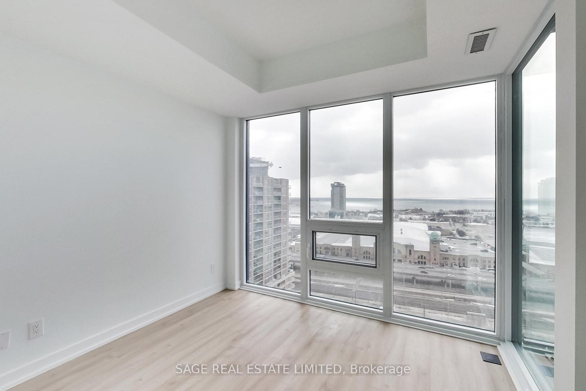 135 East Liberty Street Unit 1712 photo 20