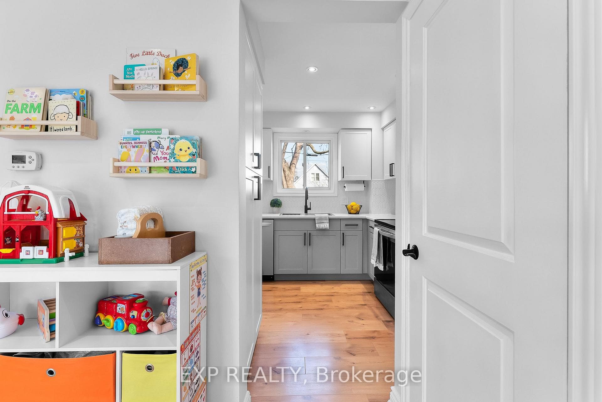 13 Barry Street photo 9