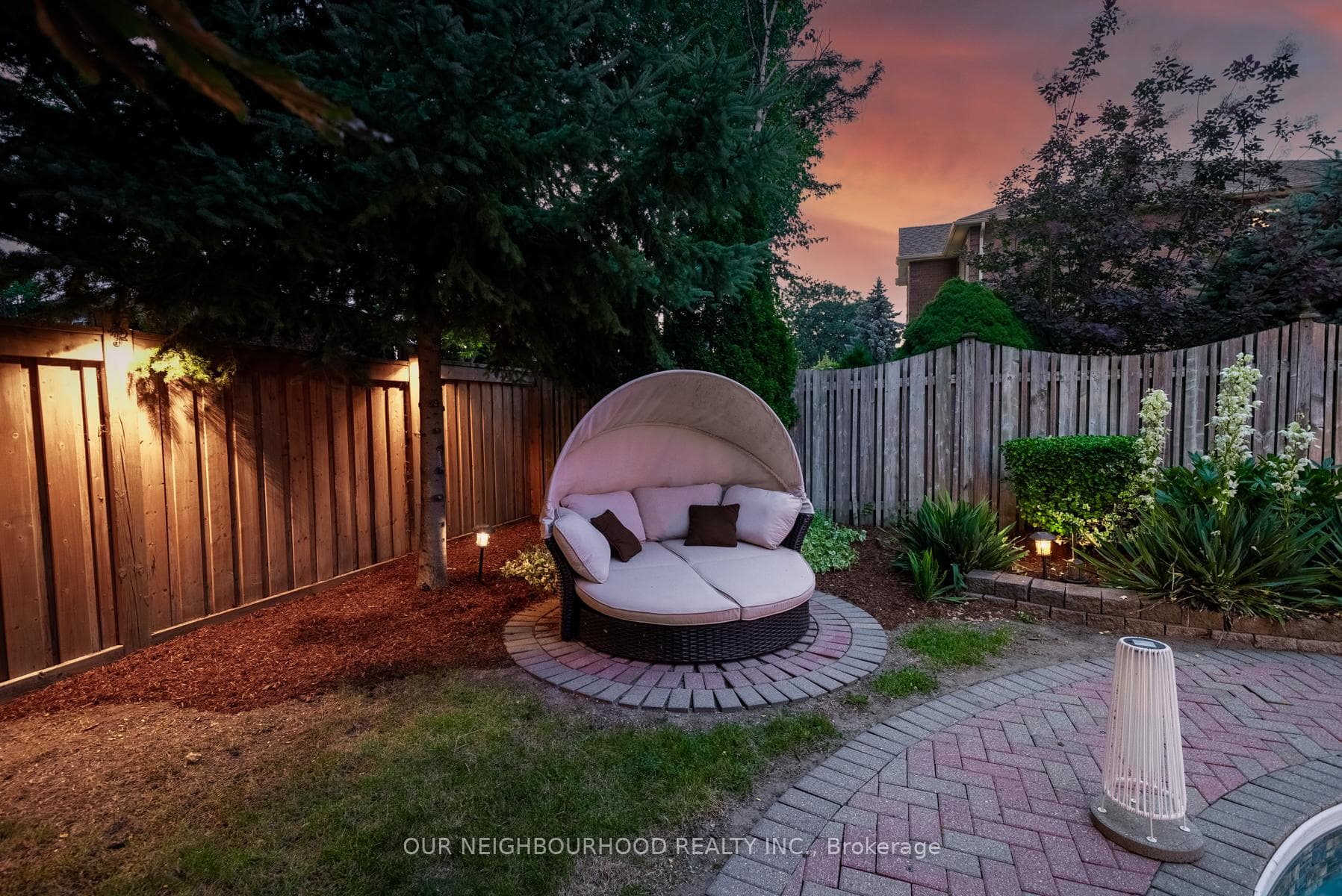 73 Fifewood Crescent photo 36