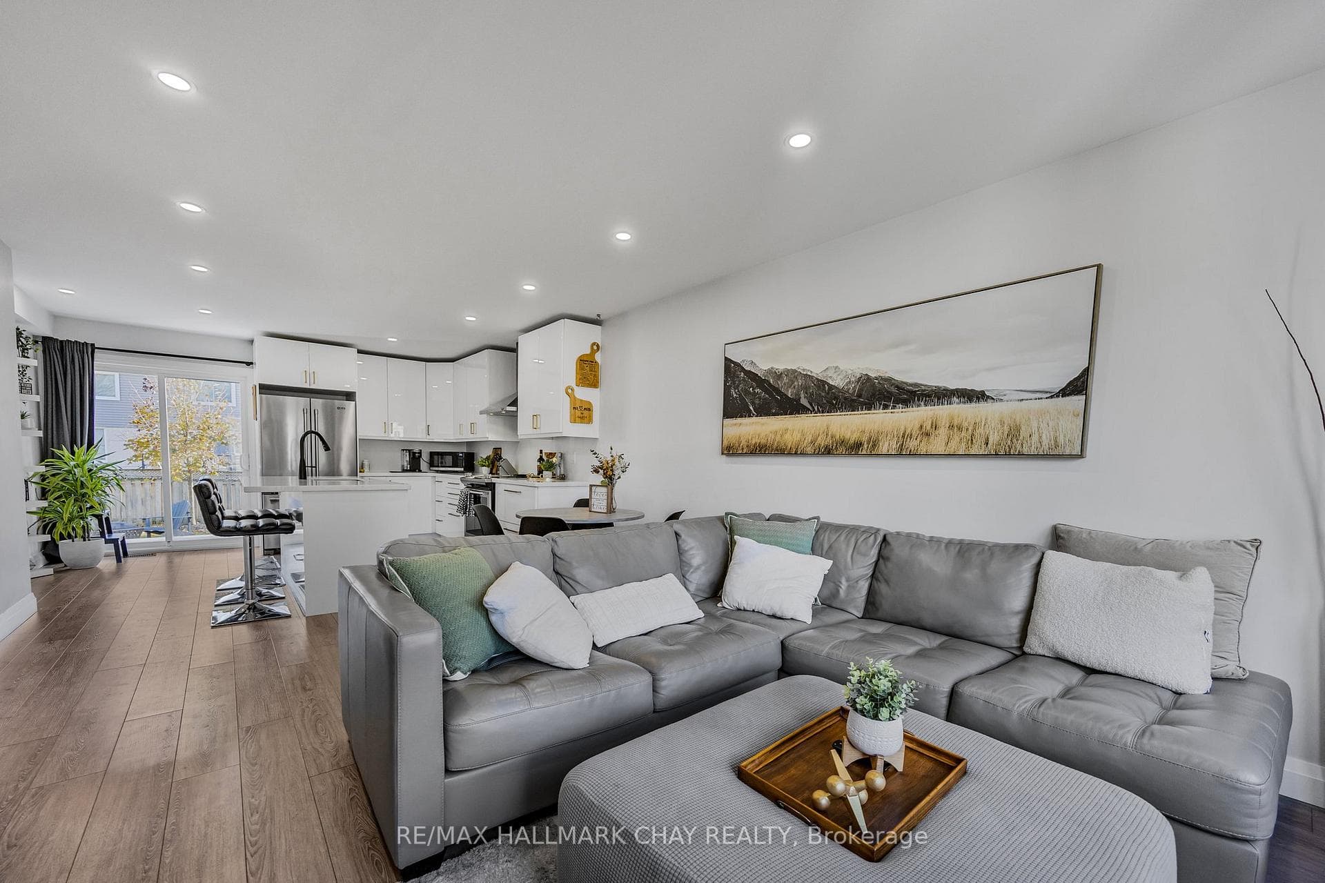 62 Simpson Road photo 7