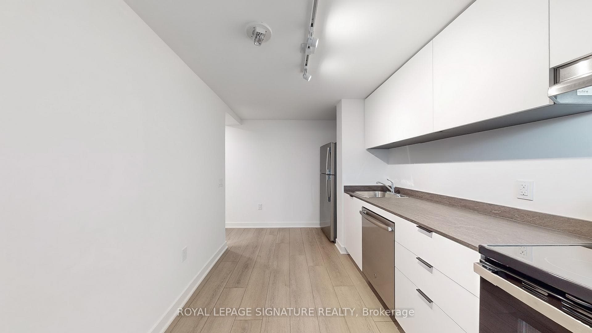 61 Charles Street Unit 618 photo 8