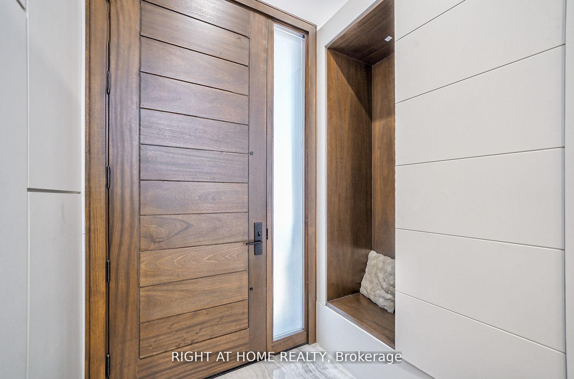 333 Woodmount Avenue photo 2