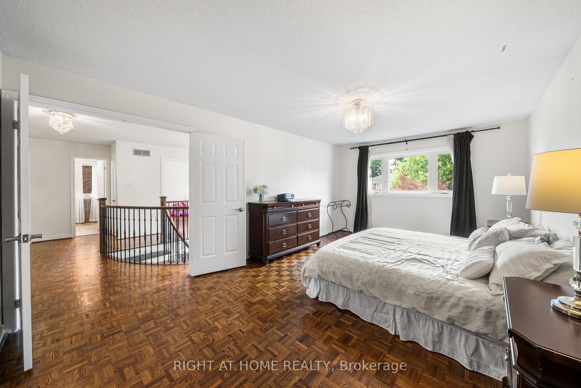 5 Stave Crescent photo 9