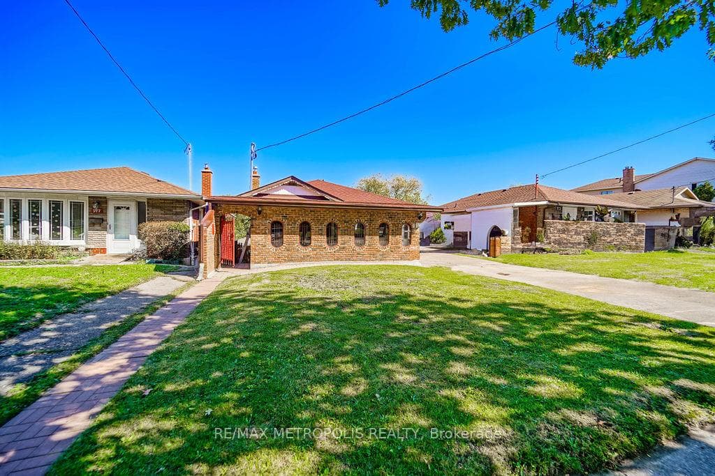 575 Bellamy Road photo 2