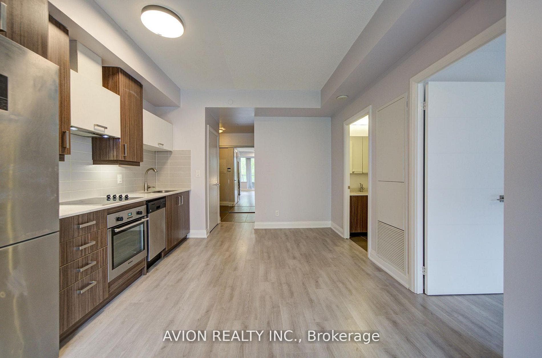 18 Uptown Drive Unit 301 photo 4