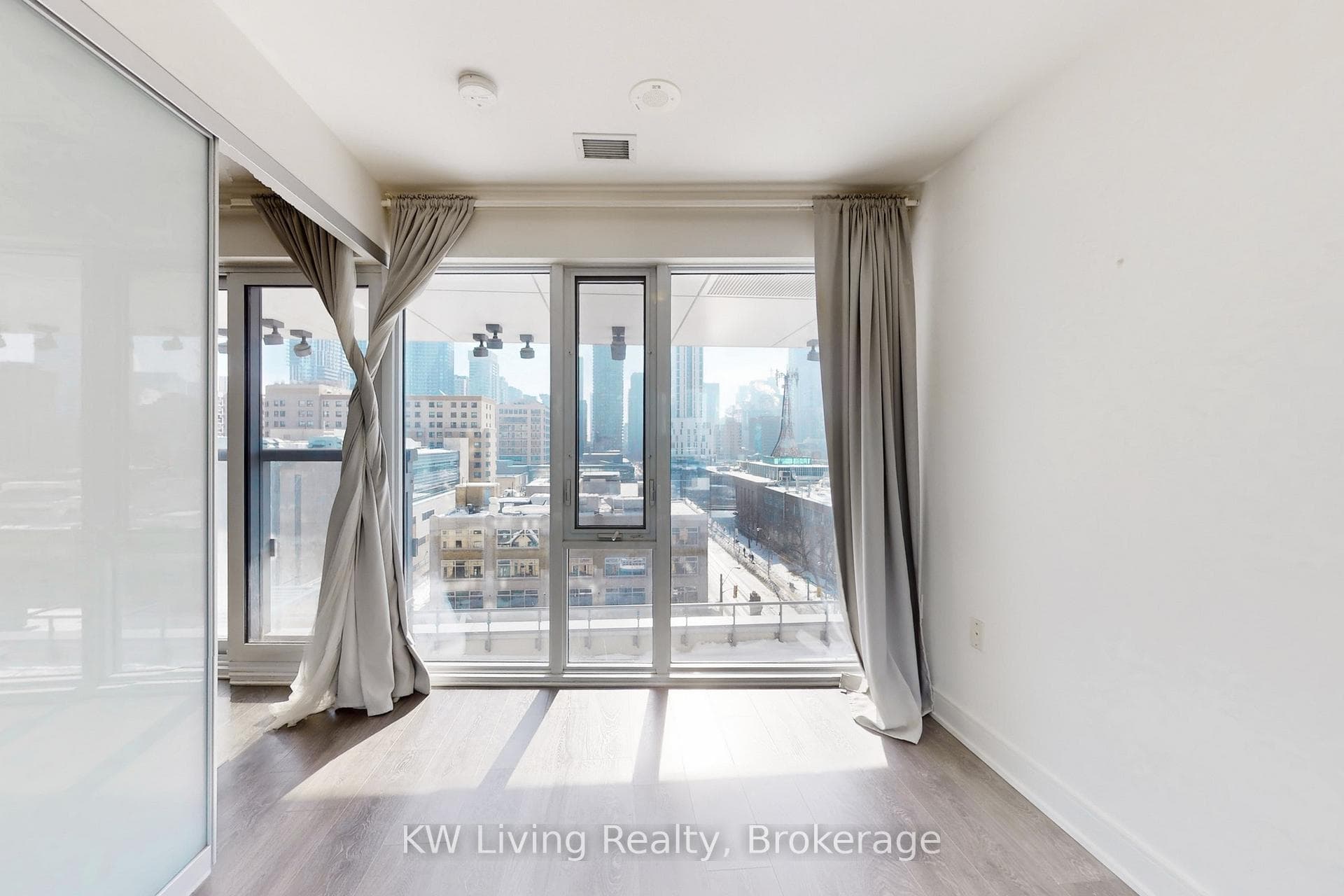 89 Mcgill Street Unit 607 photo 6
