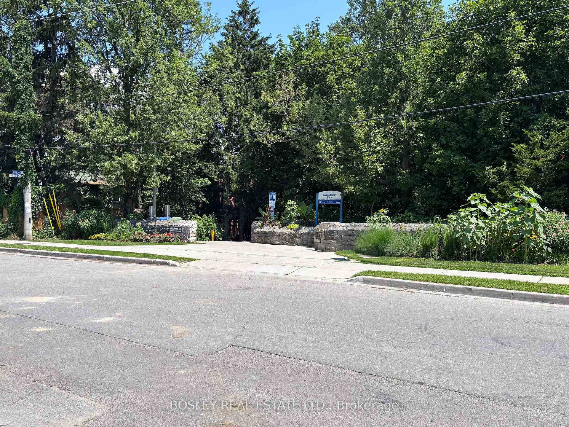 61 Rykert Crescent photo 45