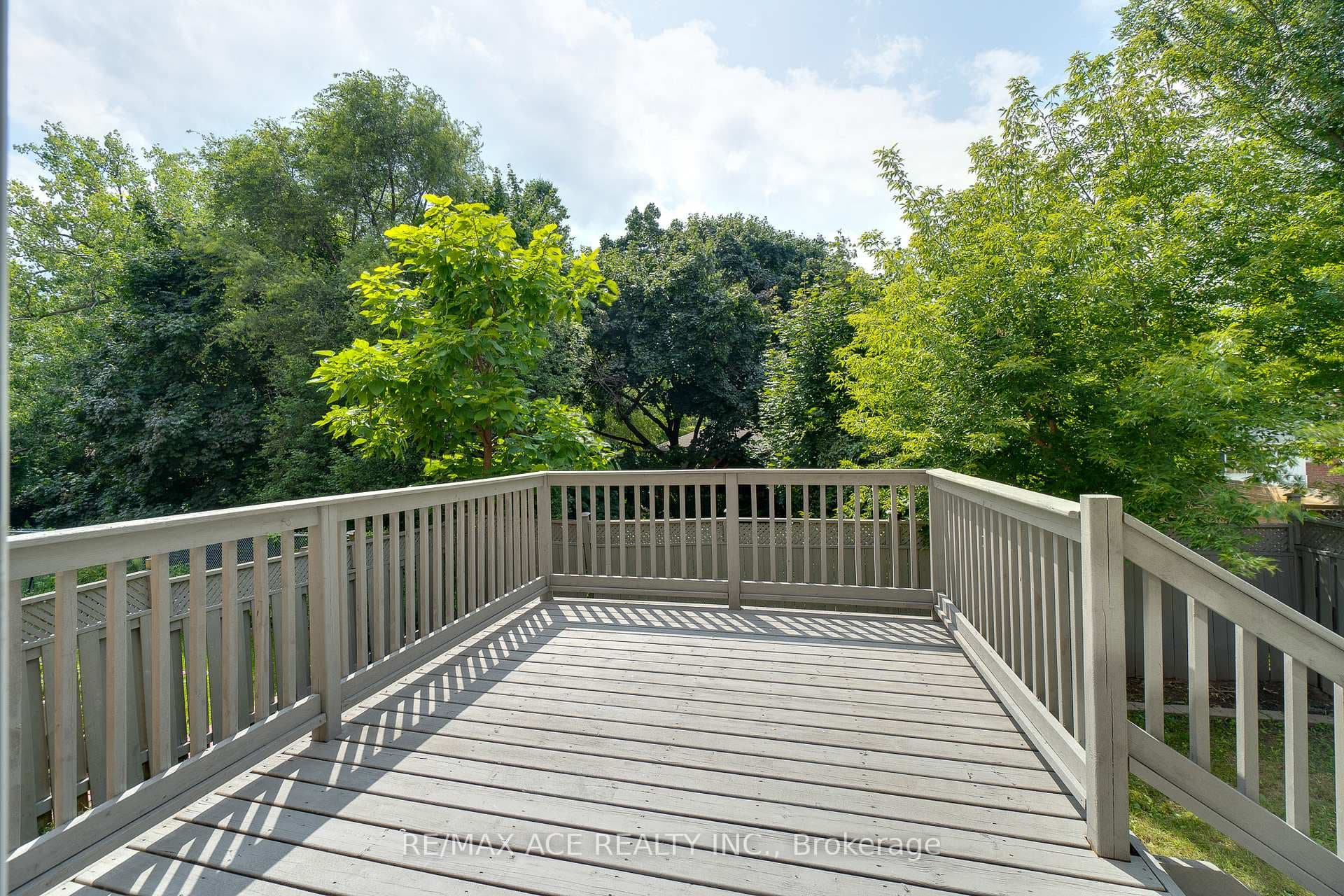 14 Castleford Drive photo 29
