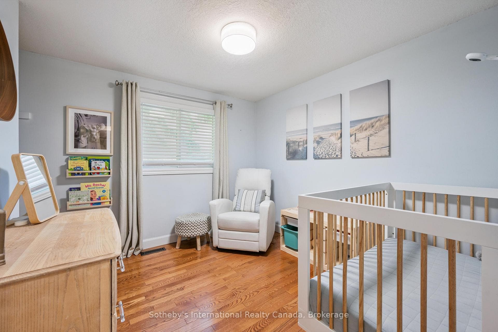 401 Midwood Crescent photo 10