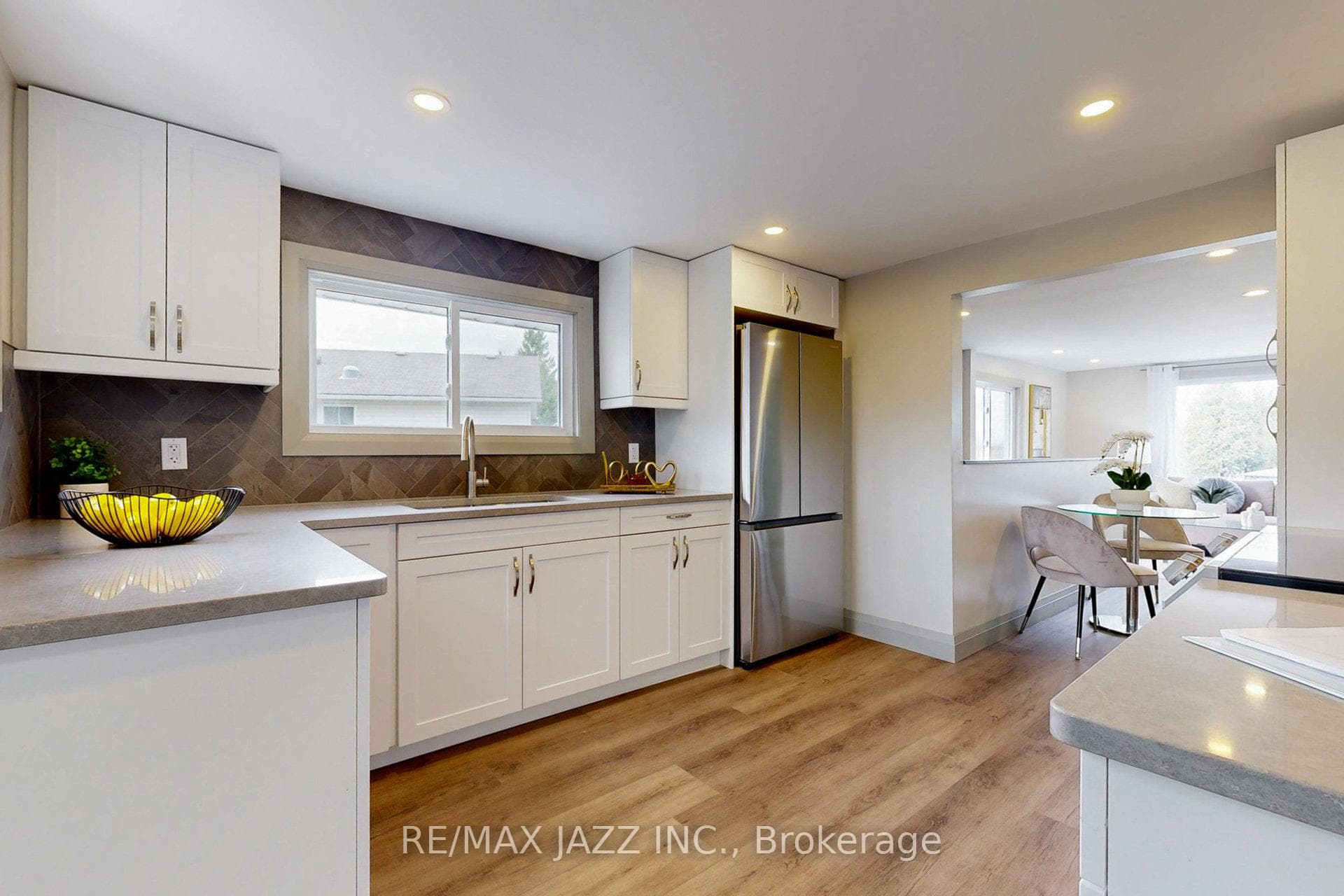99 Cowans Crescent photo 13