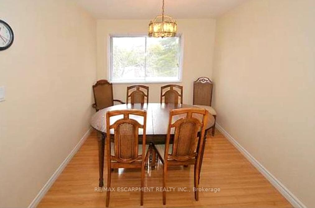 206 Columbia Drive photo 5