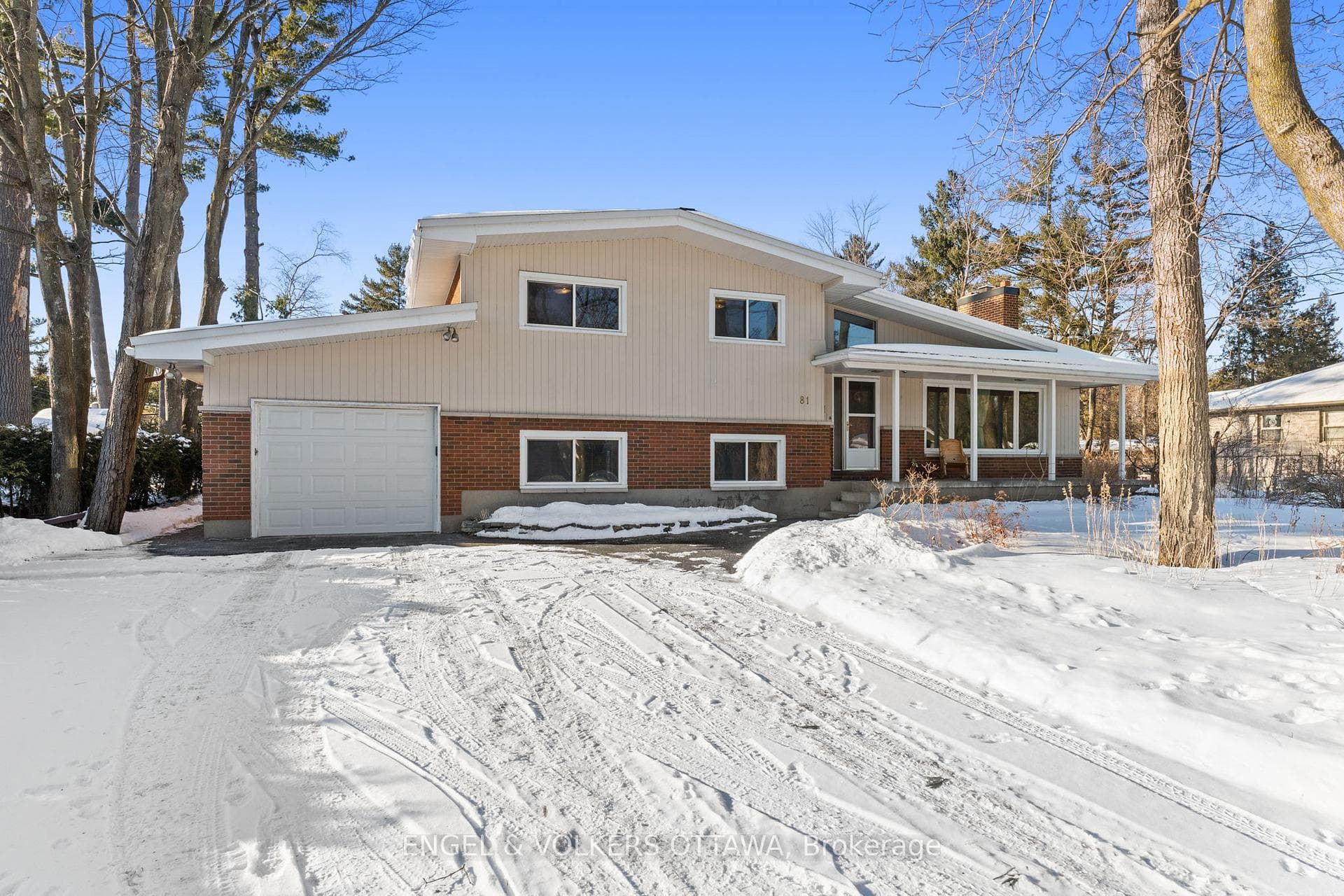 81 Grenfell Crescent photo 2