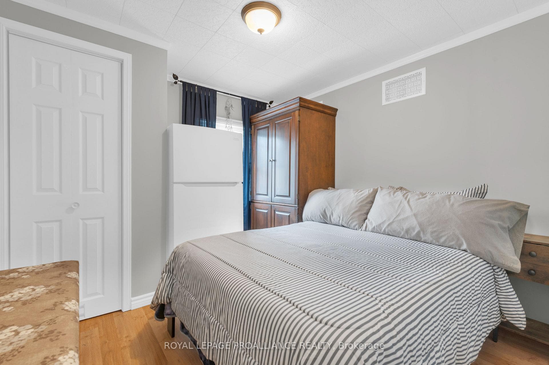 15 Finch Lane photo 13