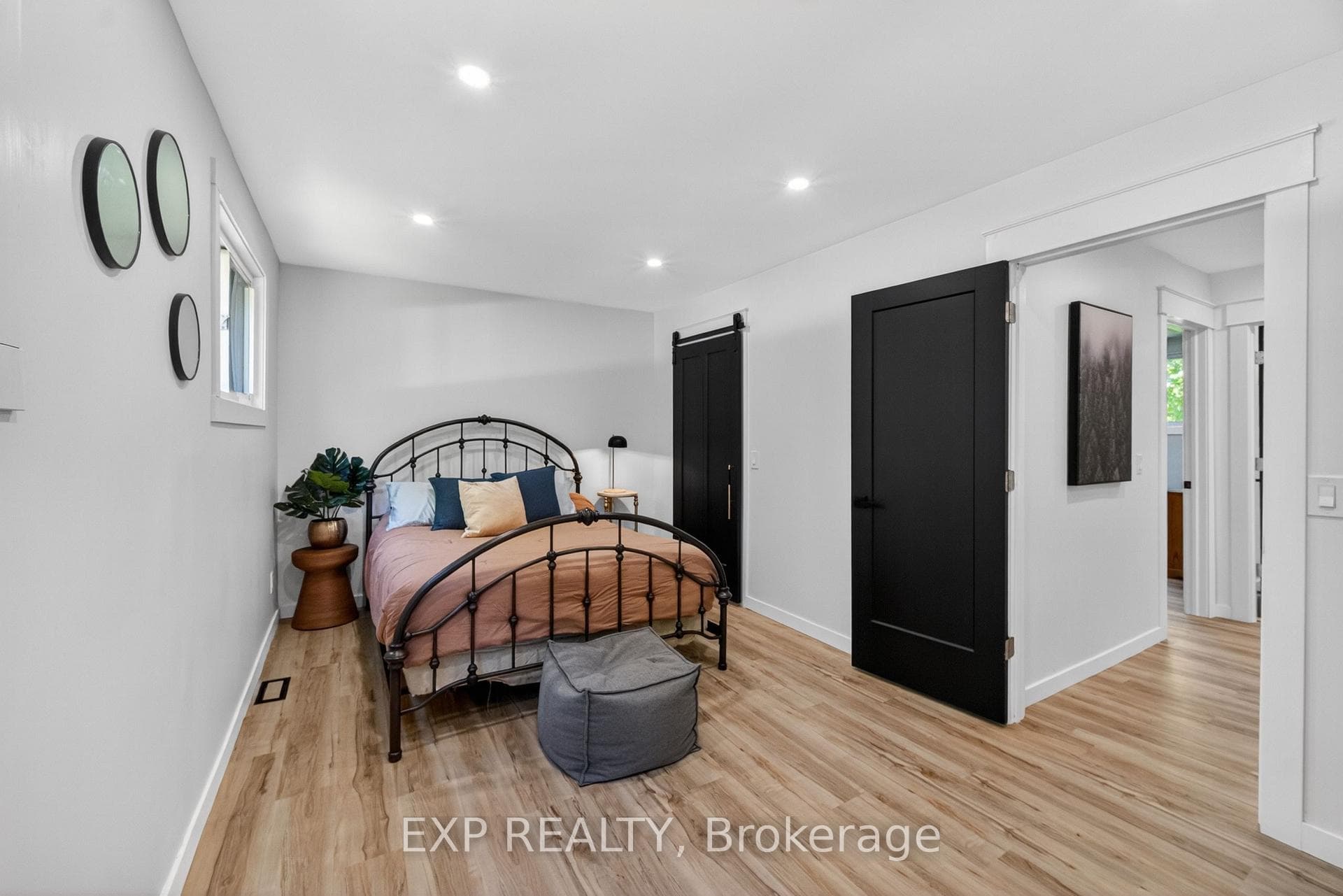 92 Mary Street photo 26
