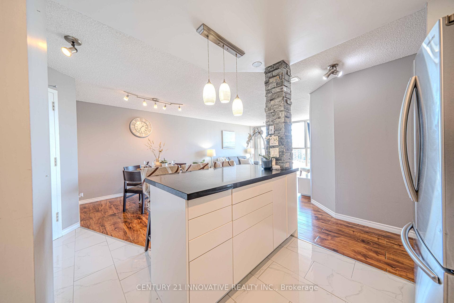 25 Trailwood Drive Unit 602 photo 13