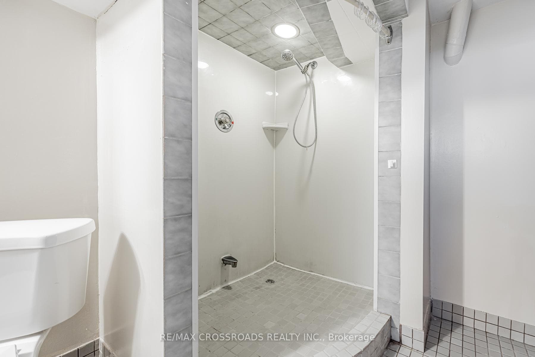 30 Moran Road Unit -Bsmnt photo 6