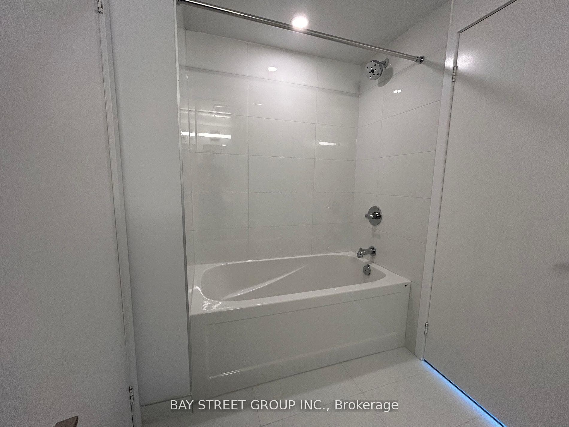 121 St Patrick Street Unit 1424 photo 5