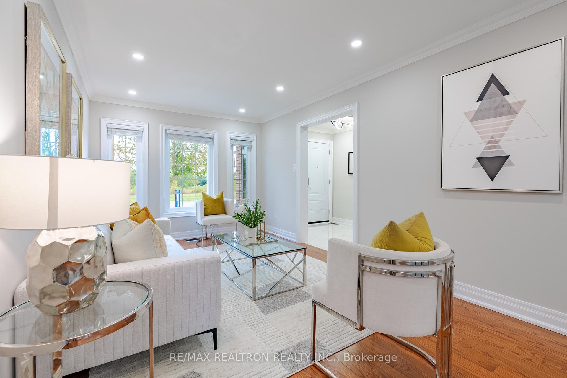 28 Marydale Avenue photo 9