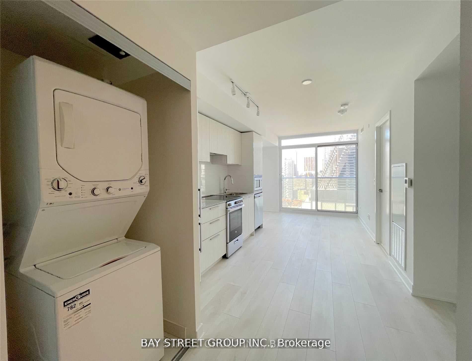 501 Yonge Street Unit 2203 photo 7