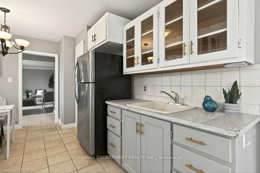 76 MARGARET Avenue photo 8