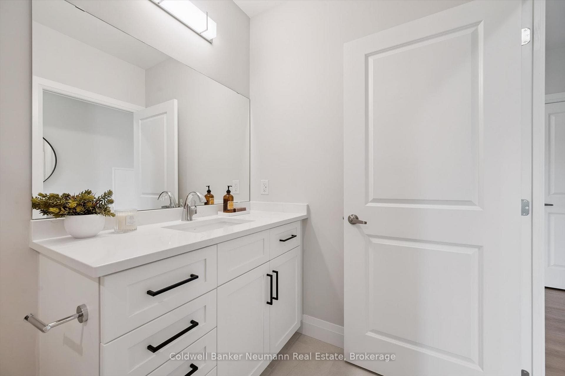 1882 Gordon Street Unit 319 photo 23