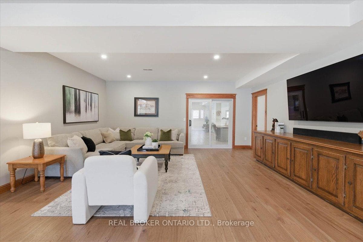 4589 WATSON Road photo 15