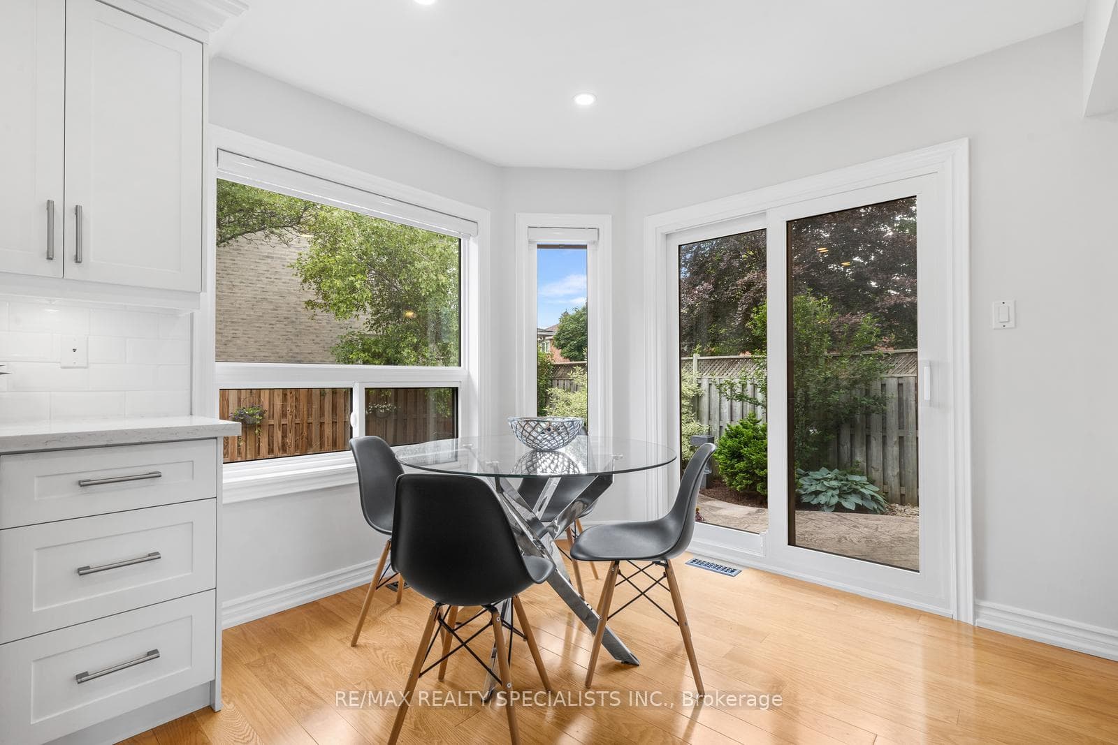 3879 Periwinkle Crescent photo 14
