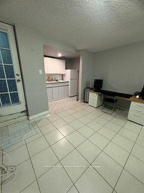 676 Bathurst Street Unit #3 photo 2