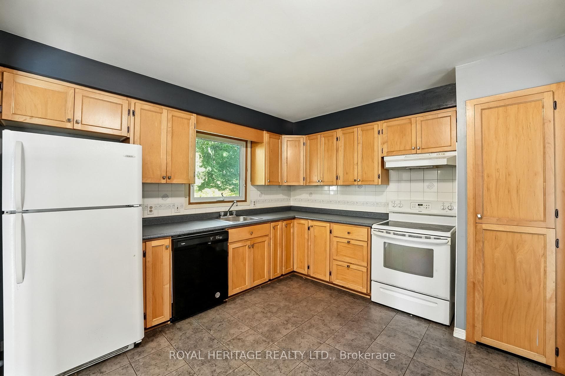 45 Maplewood Avenue photo 15