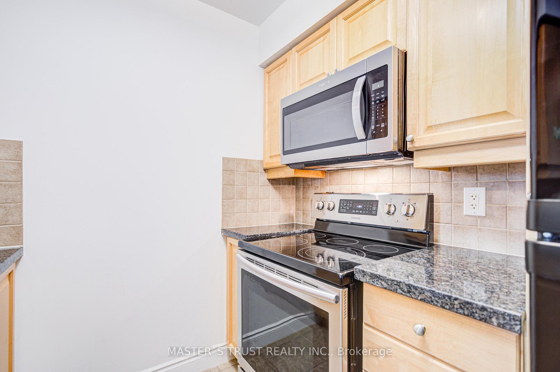 25 Greenview Avenue Unit 323 photo 14