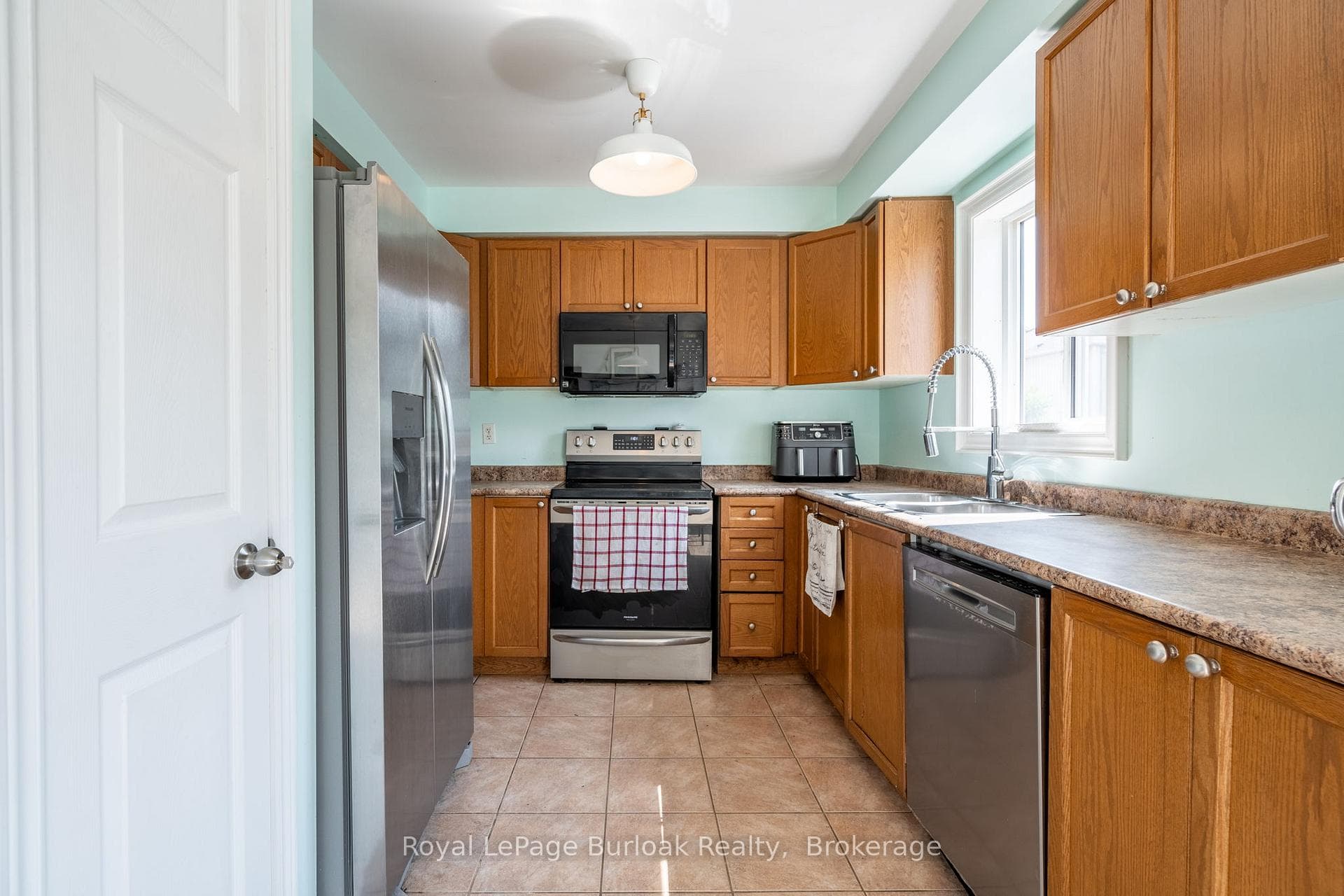 63 Fiddlehead Crescent photo 10