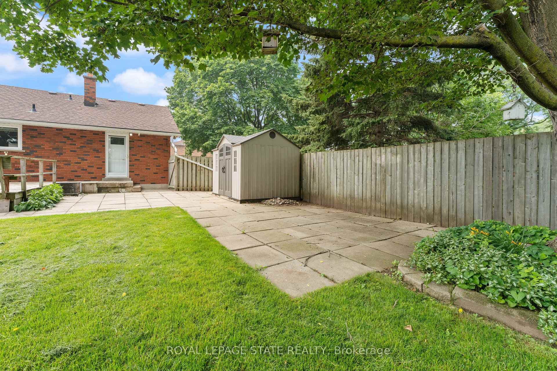 523 Woodview Road photo 35