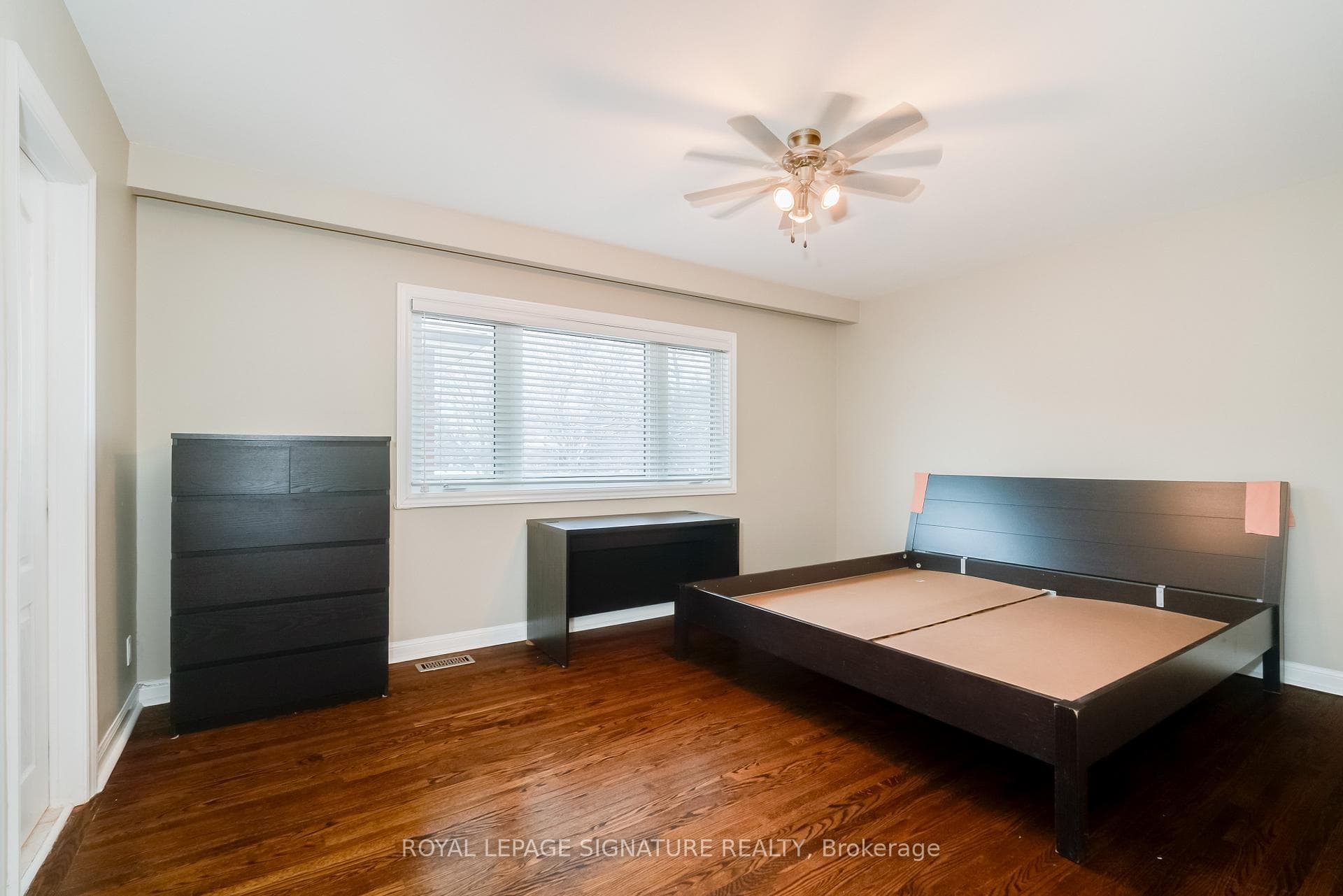 2 Millgate Crescent photo 12