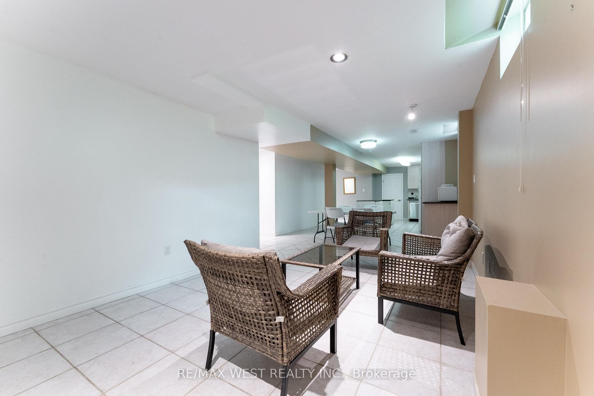 72 Alpha Court photo 31