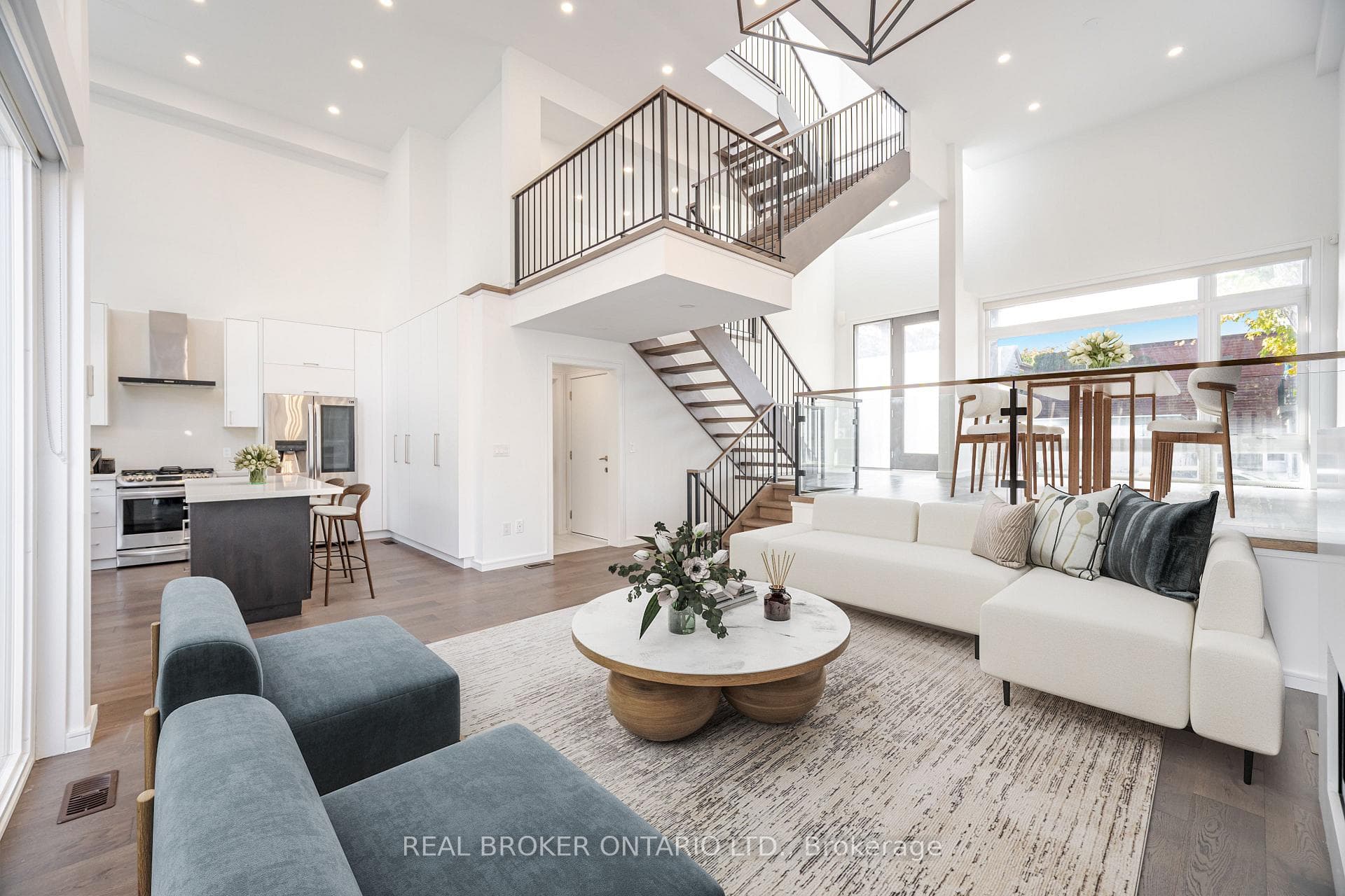 105 Frater Avenue photo 1