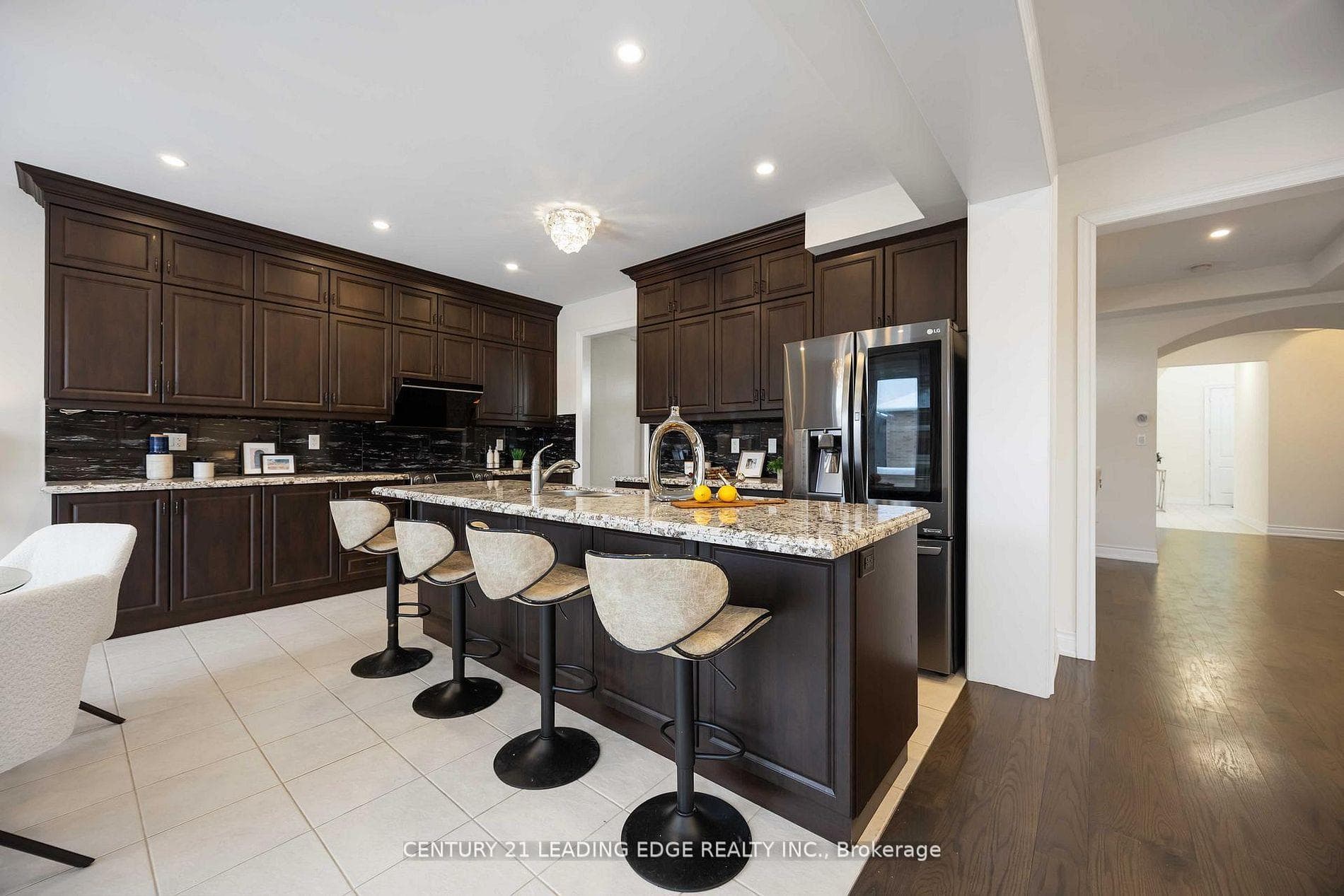 689 Somerville Drive photo 20