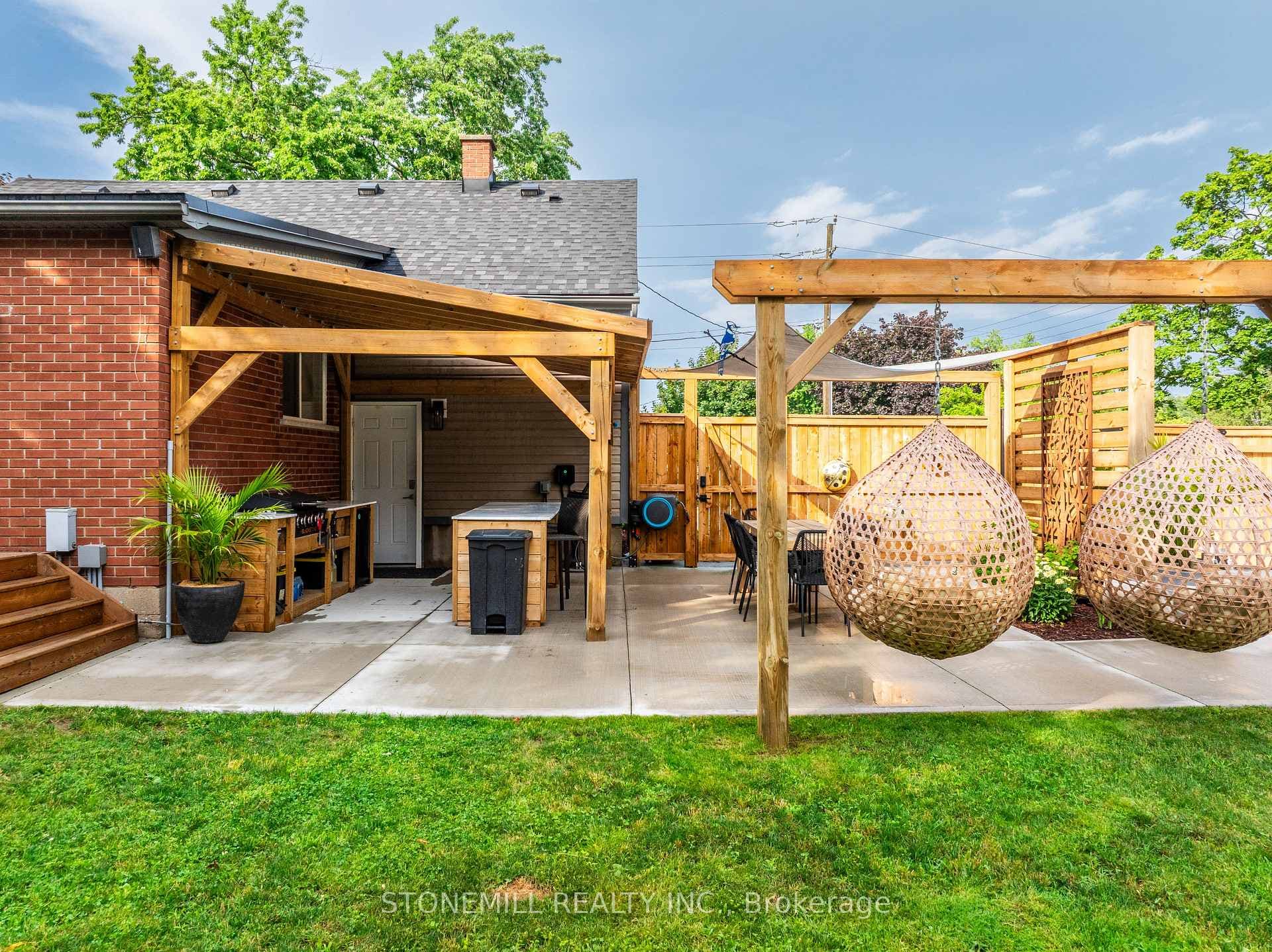 1198 Fisher Avenue photo 30