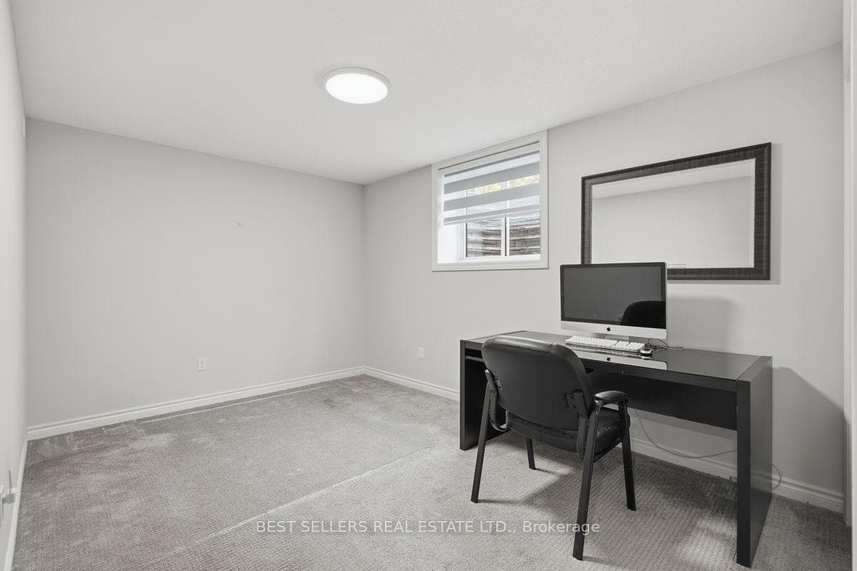22 Weir Crescent photo 41