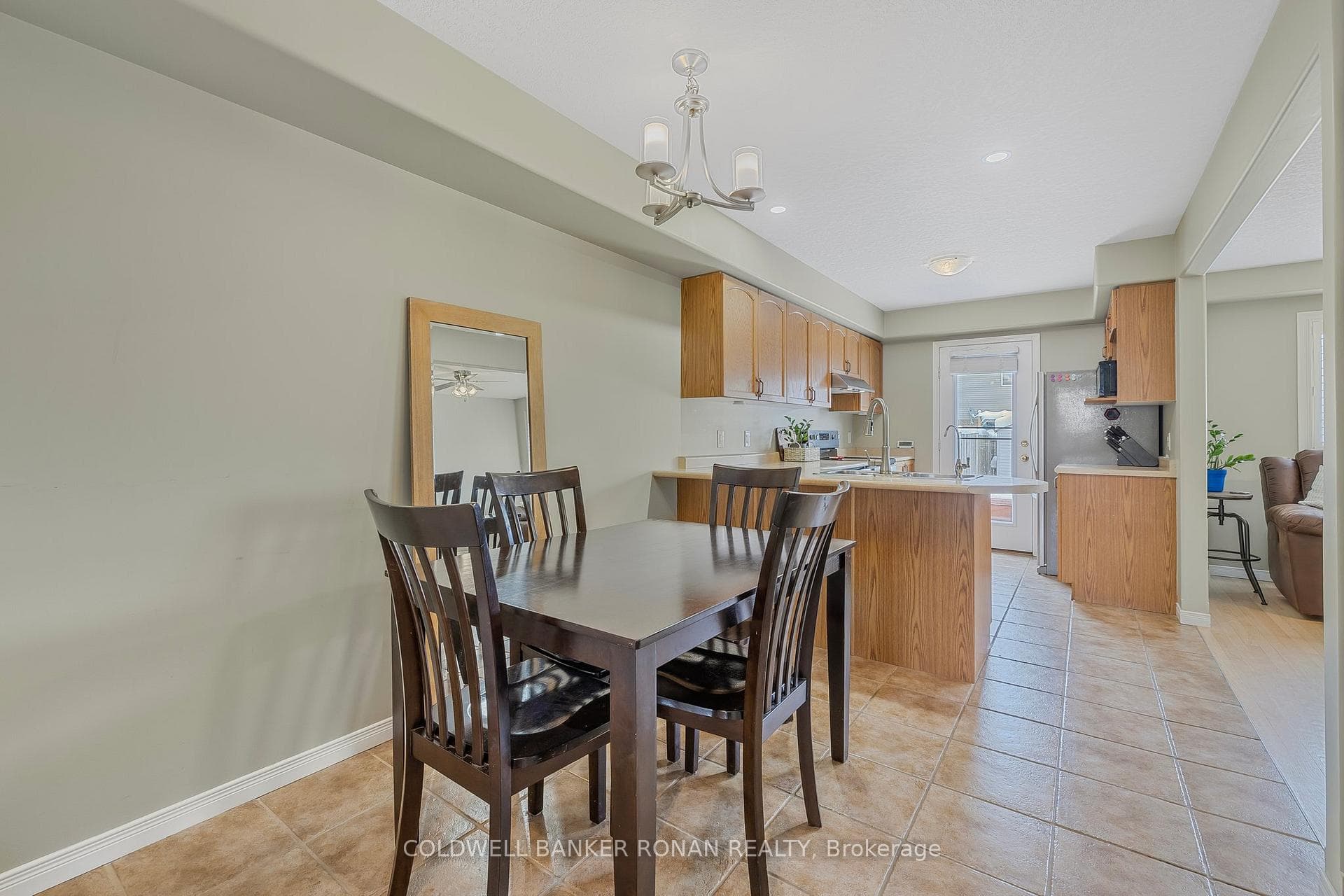 7 Ruthven Crescent photo 8
