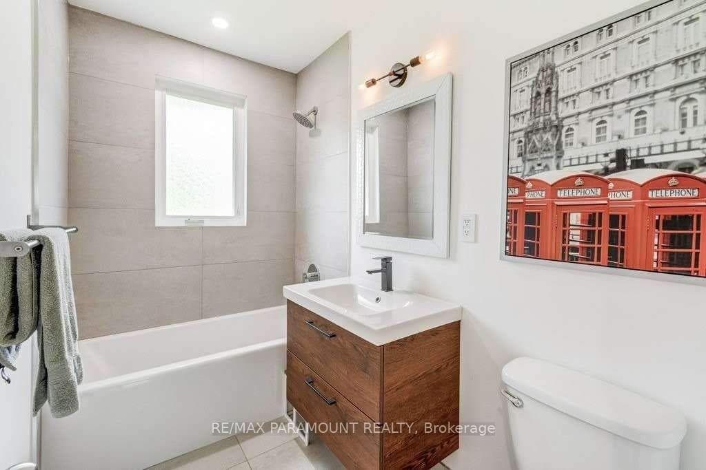 33 Parsons Avenue photo 10